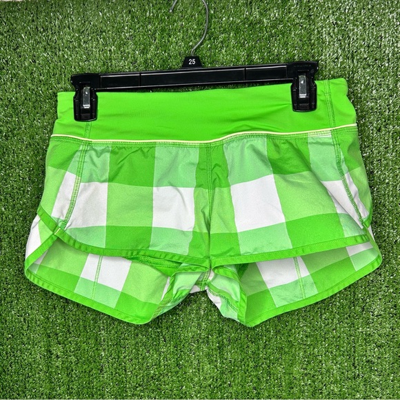 Lululemon Rare Green Gros Gingham Frond Plaid Workout Speed Shorts Size 4 D3 - Picture 1 of 6
